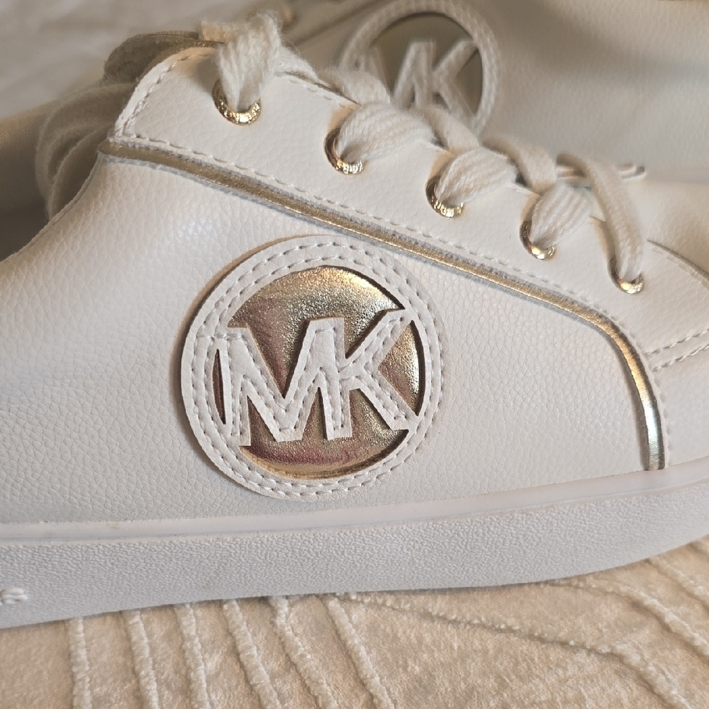 Michael Kors White Sneakers with Metallic Logo - Picture 3 of 9